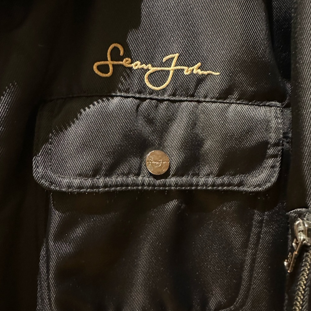 Sean John winter jacket. Never worn, doesn't fit. Size Large.